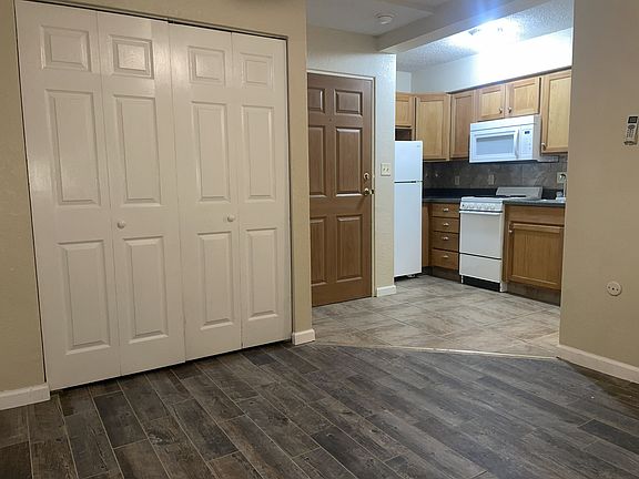4th image of 111 N Clark St APT 2