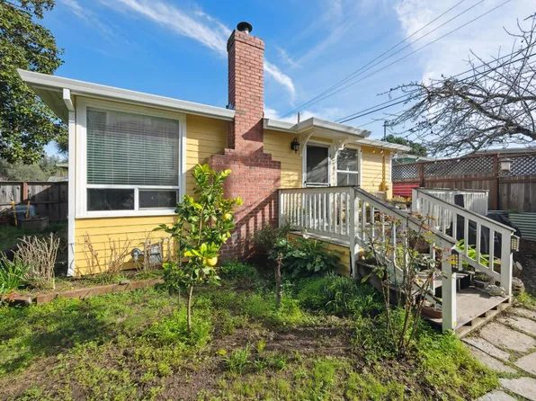 8423 Spring Drive, Forestville, CA 95436