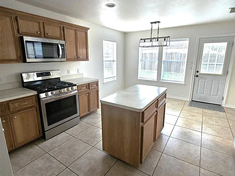 20314 Baytide Ct — Photo 2