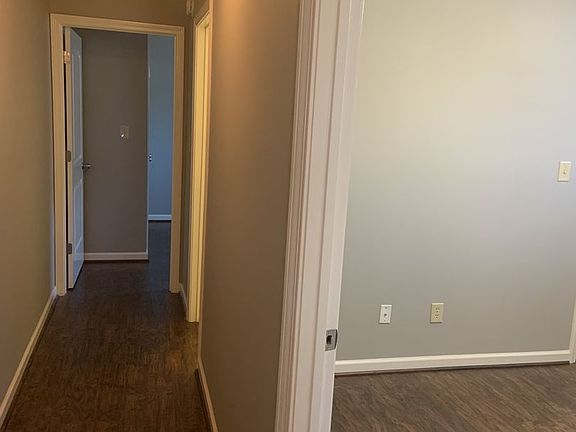 4th image of 420 Albemarle Ave SW APT 1