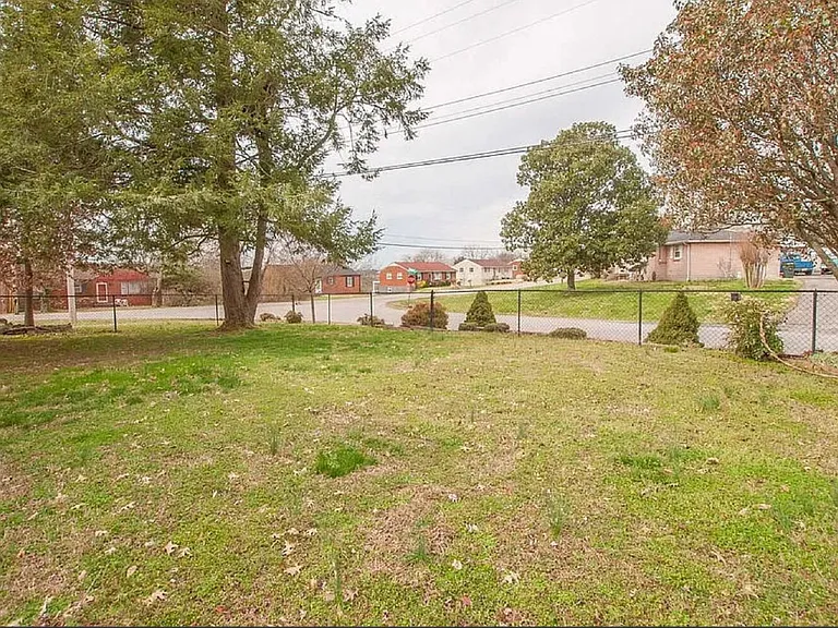3936 Plantation Dr — Photo 36