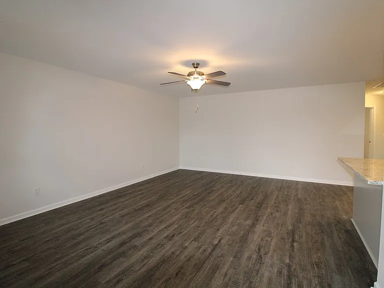 578 Brushwood Dr — Photo 3