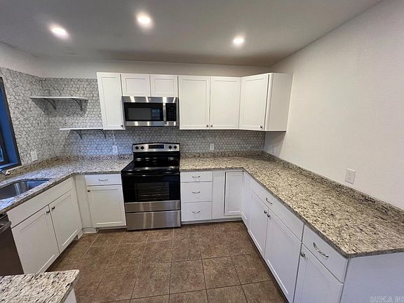 3rd image of 1014 E Sevier St
