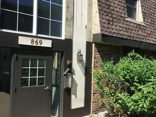 869 Trace Dr APT 101, Buffalo Grove, IL 60089