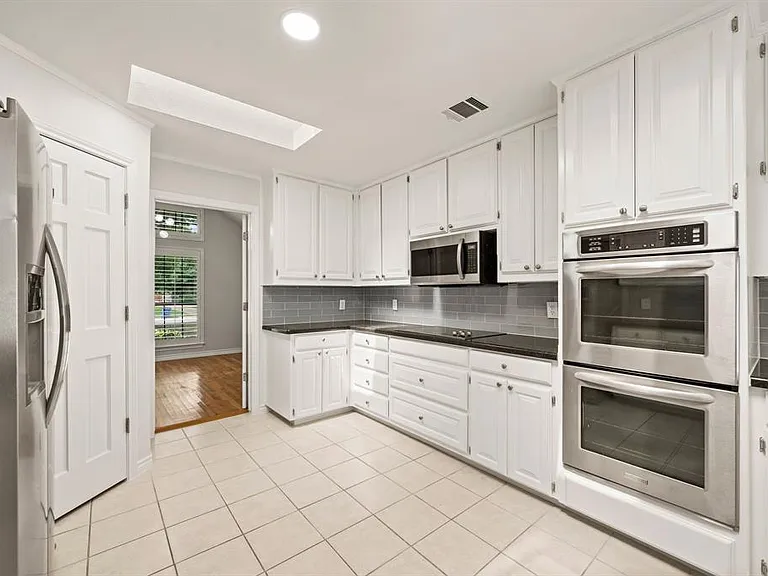 1000 Raven Bend Ct — Photo 15