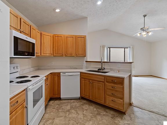 3rd image of 4840 S 55th Ct