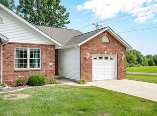 101 Elizabeth Dr, Litchfield, IL 62056