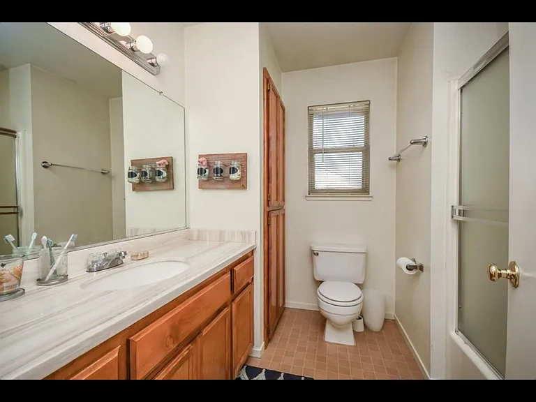100 Shirley St — Photo 11