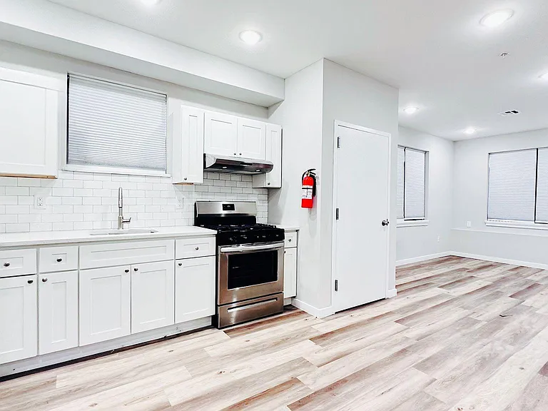 22 Arlington St #2 — Photo 3
