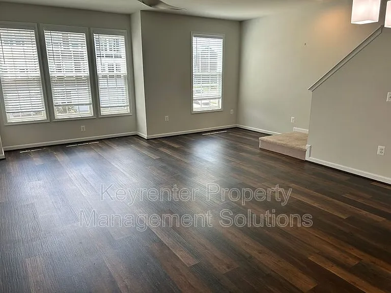 213 Willowshire Ct — Photo 13