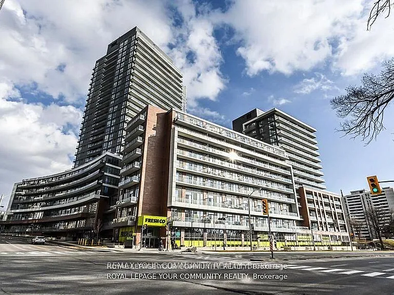 36 Manor Rd E #1302 — Photo 1