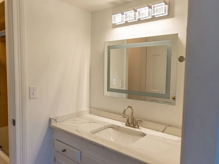 817 Botetourt Gdns — Photo 21