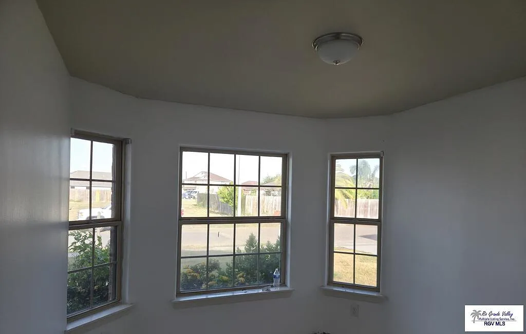 3 bed, 2.0 bath, 1485 sqft, $1,850 — Photo 4