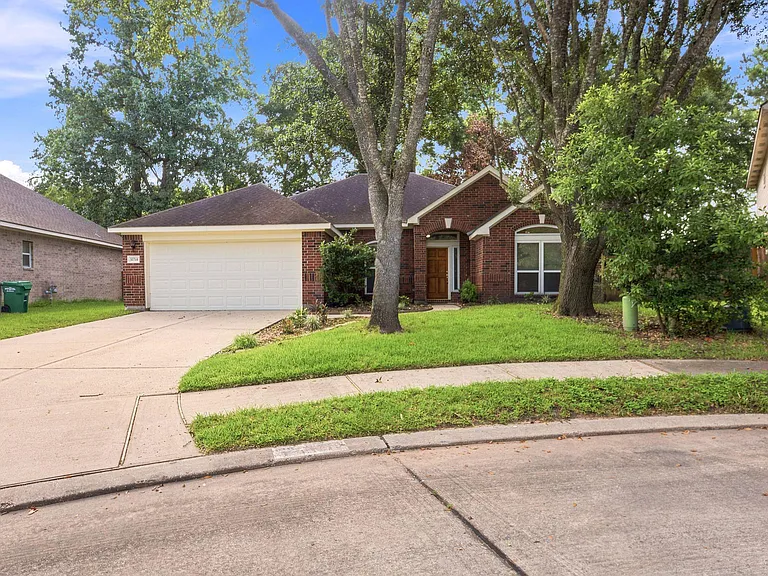 31710 Midlake Park — Photo 1