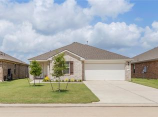 2412 Divot Ln, Navasota, TX 77868