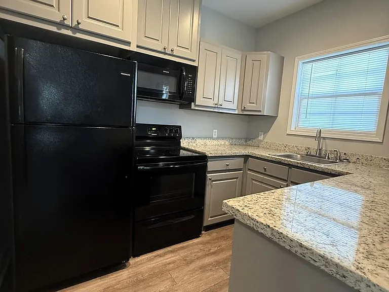 2802 Miller Ave — Photo 8