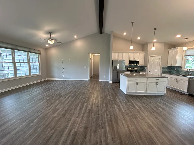 866 SE Santee Dr — Photo 18