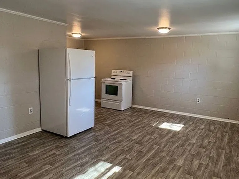 1153B Tammy St — Photo 3