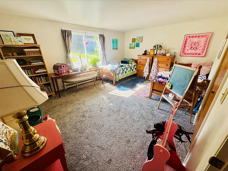52 Randall Rd — Photo 4