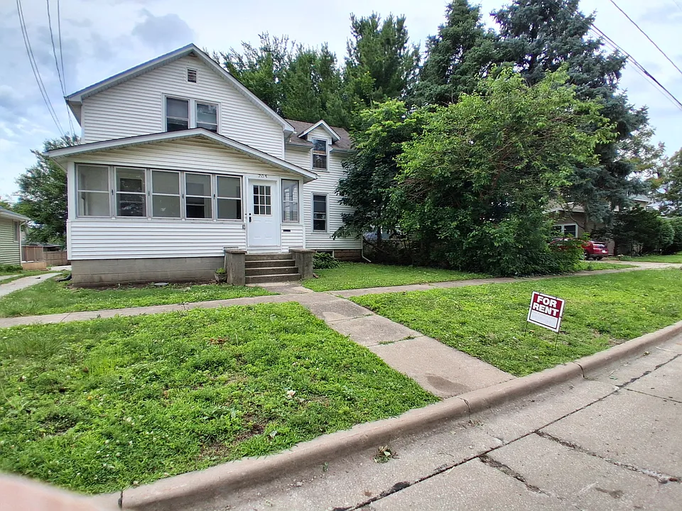 205 E Phoenix Ave #1