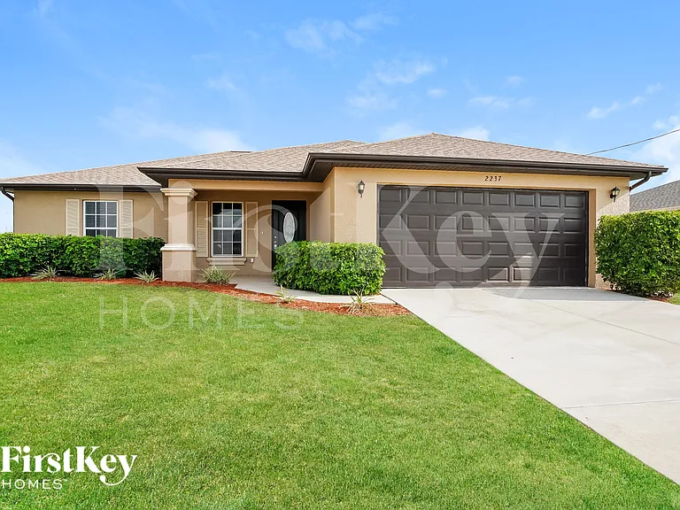 2237 Tropicana Pkwy W — Photo 1