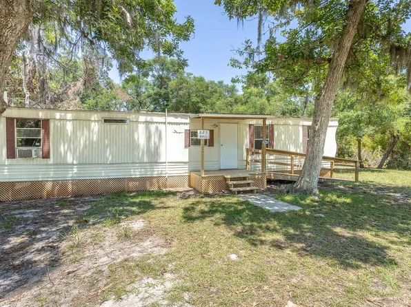 625 Maple St, Panacea, FL 32346