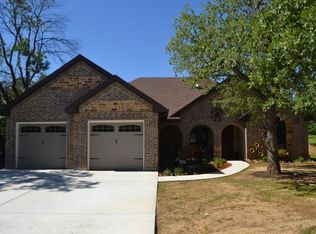 560 Jim Walter Dr, Runaway Bay, TX 76426