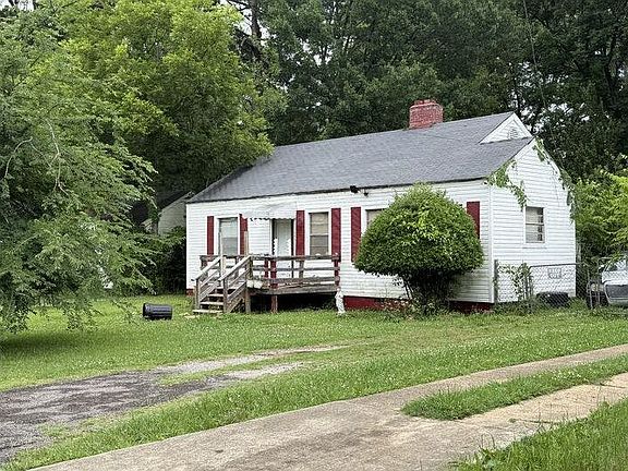 2nd image of 548 Selma Rd