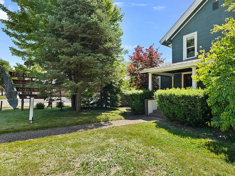 205 N Elm St — Photo 22