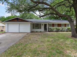 1009 Ferndale Ave, Azle, TX 76020