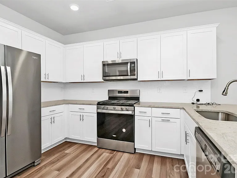 720 Herlong Ave — Photo 7