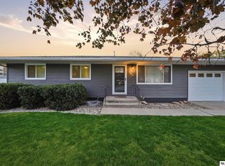 200 E Cherrywood Dr, Lincoln, NE 68510