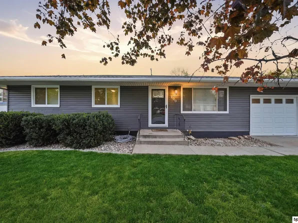 200 E Cherrywood Dr, Lincoln, NE 68510
