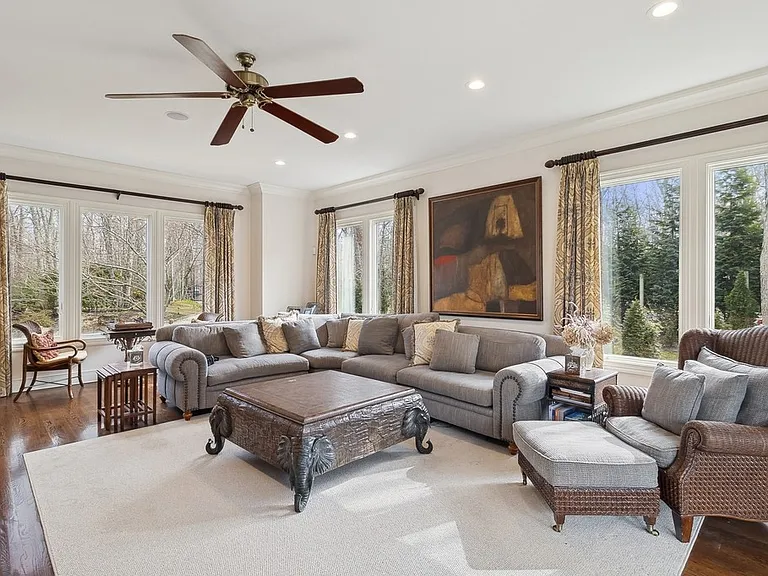 2296 Deerfield Rd — Photo 8