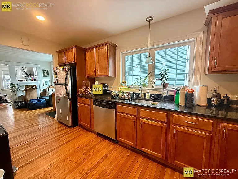253 Brown St #1 — Photo 3
