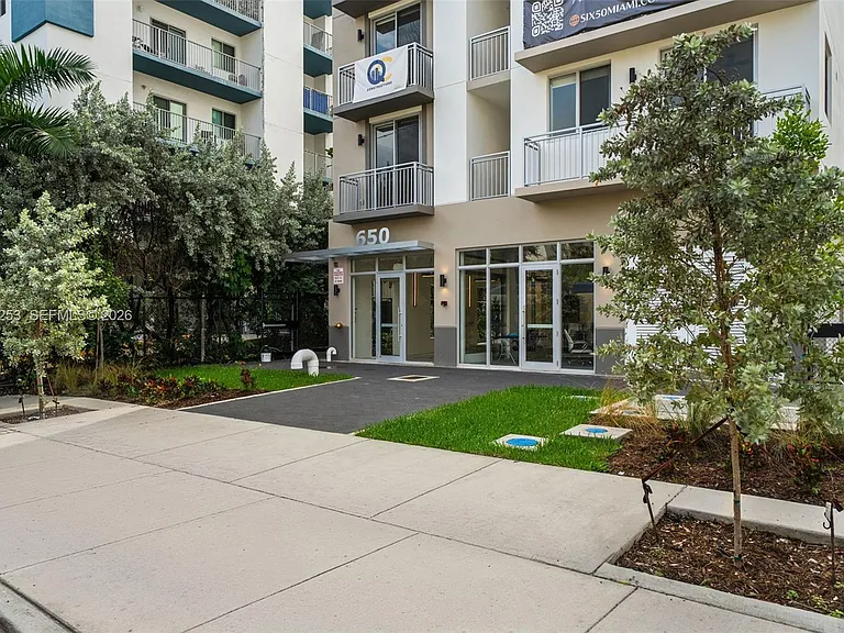 650 SW 1st St #305 — Photo 6