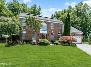 66 Vardon Way, Farmingdale, NJ 07727