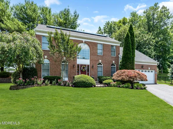 66 Vardon Way, Farmingdale, NJ 07727