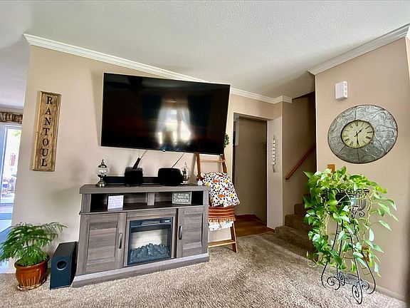 3rd image of 532 Reid Pl