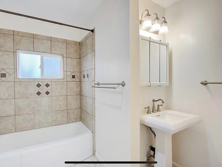 2809 63rd St — Photo 15
