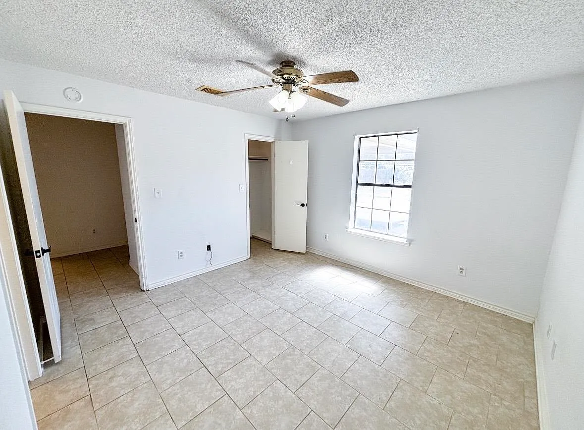 2 bed, 2.0 bath, 1333 sqft, $1,550 — Photo 4