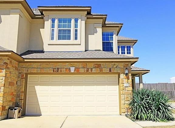 3rd image of 1101 Parmer Ln #328