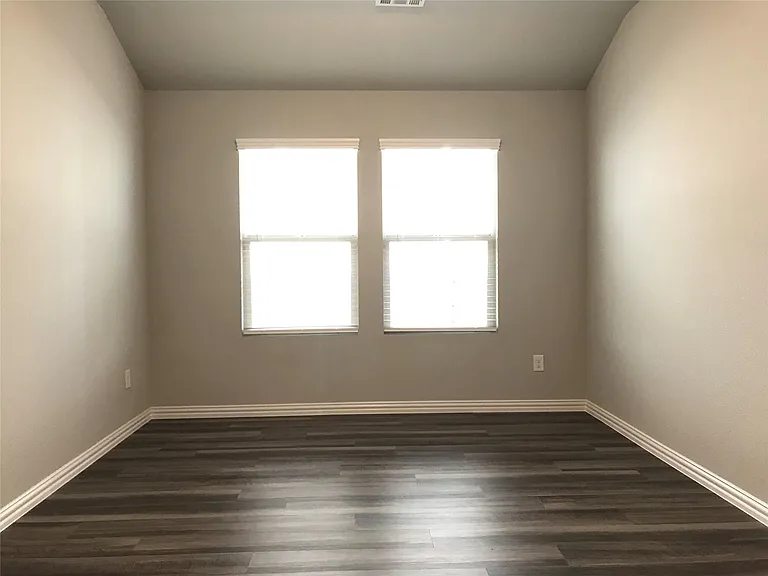1806 Canyon Ln — Photo 7