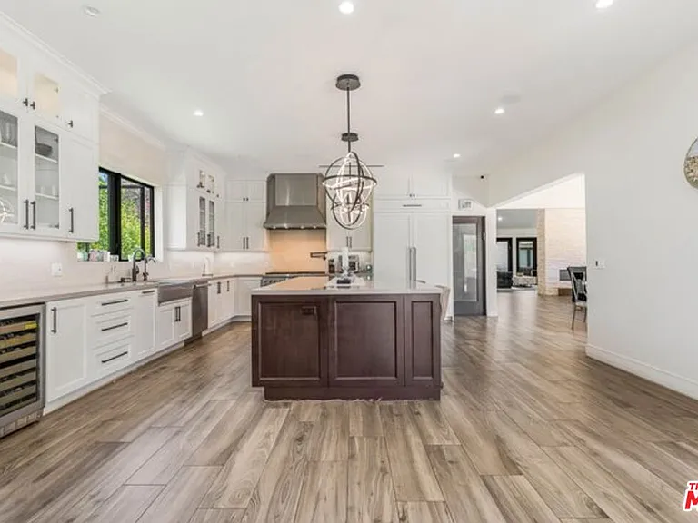 17520 Embassy Dr — Photo 21