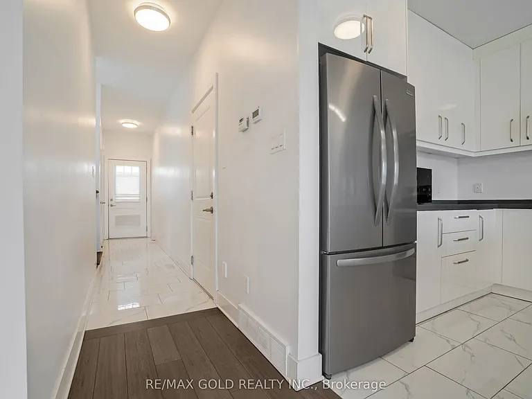 2621 Holbrook Dr #8 — Photo 7