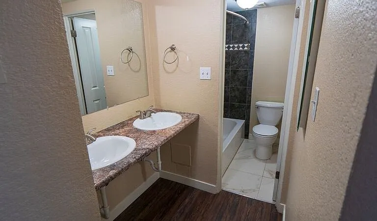 SloHi 1516 Perry Street — Photo 17