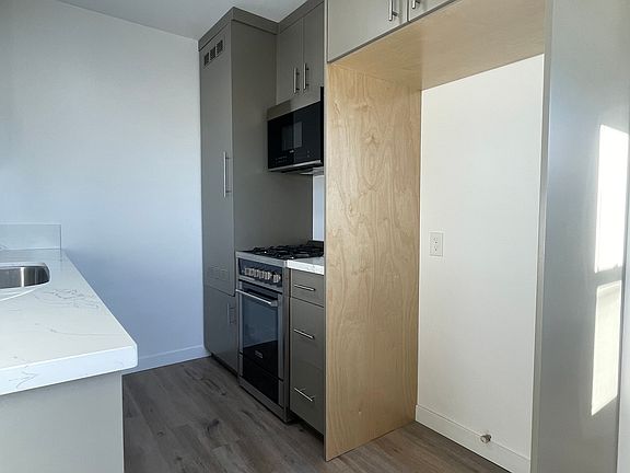 3rd image of 9420 Las Tunas Dr APT G