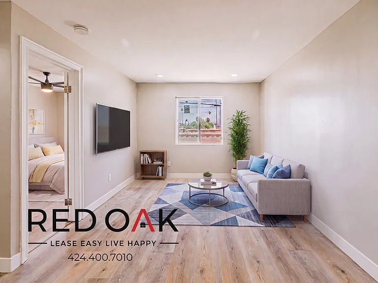 921 W 82nd St #27 — Photo 5