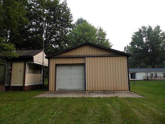 3rd image of 668 Big Oaks St
