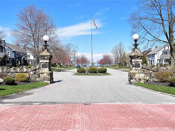 2nd image of 1088 Maple Cliff Dr